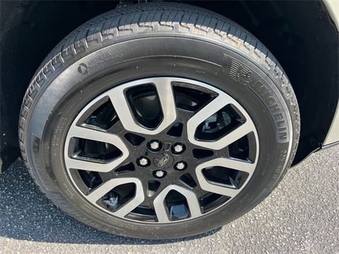 Used 2024 Ford Maverick Lariat w/ 4K Tow Package image 12