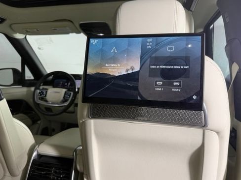 Used 2025 Land Rover Range Rover Autobiography AWD/4WD image 31