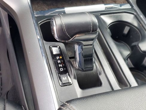 Used 2023 Ford F150 Lariat w/ Trailer Tow Package image 25