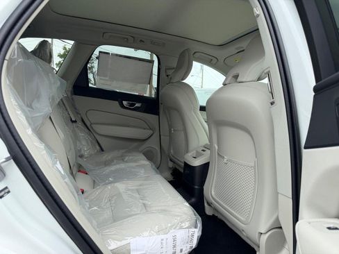 New 2026 Volvo XC60 T8 Ultra w/ Climate Package AWD/4WD image 4