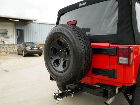 Used 2017 Jeep Wrangler Unlimited Sport w/ Quick Order Package 23S AWD/4WD image 18