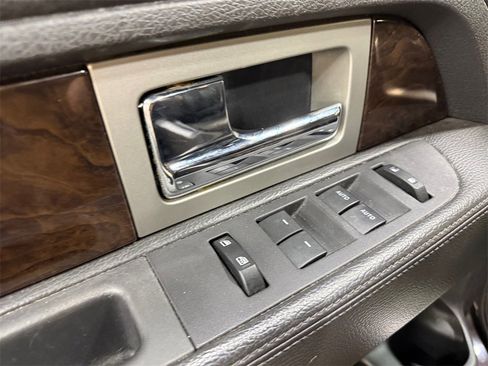 Used 2013 Ford F150 Platinum image 14