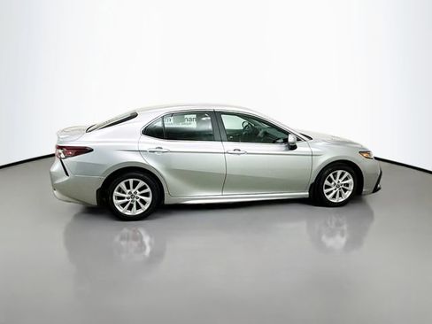 Used 2023 Toyota Camry SE image 8
