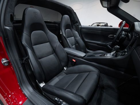 Used 2019 Porsche 911 AWD/4WD image 33