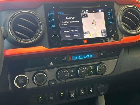 Used 2019 Toyota Tacoma TRD Off-Road AWD/4WD image 19