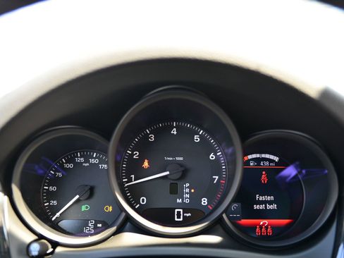 Certified 2025 Porsche Macan image 21