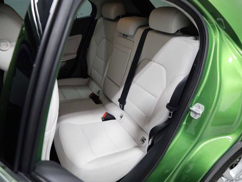 Used 2017 Mercedes-Benz GLA 250 image 32