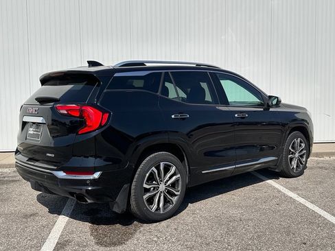 Used 2020 GMC Terrain Denali w/ Denali Premium Package AWD/4WD image 7