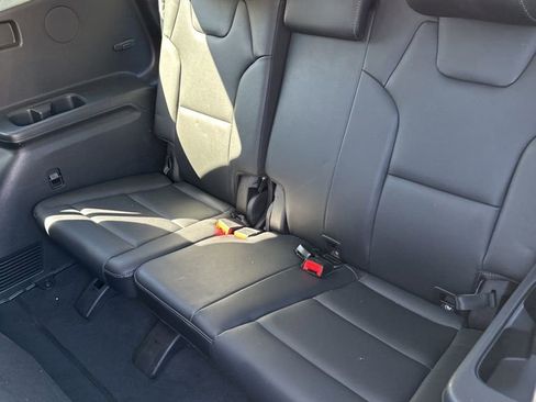 Used 2023 Kia Telluride LX AWD/4WD image 13