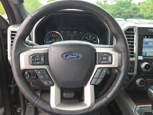 Used 2016 Ford F150 Platinum w/ Equipment Group 701A Luxury RWD image 9