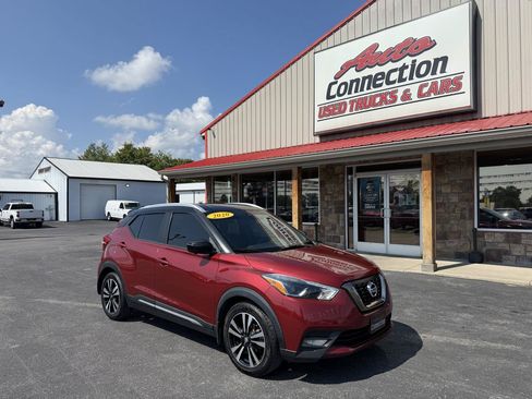 Used 2020 Nissan Kicks SR w/ SR Premium Package FWD image 1