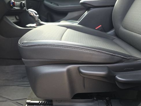 Used 2024 Buick Encore GX Preferred FWD image 32