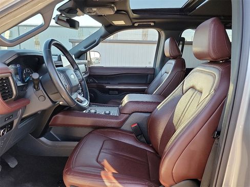 Used 2023 Ford Expedition Max Limited image 19