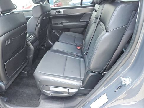 Used 2025 Hyundai Santa Fe SEL FWD image 27