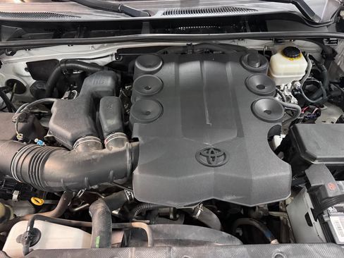 Used 2014 Toyota 4Runner SR5 RWD image 11