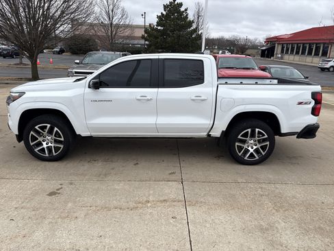 Used 2024 Chevrolet Colorado Z71 w/ Z71 Convenience Package 2 image 4