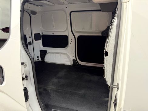 Used 2019 Nissan NV200 S image 25