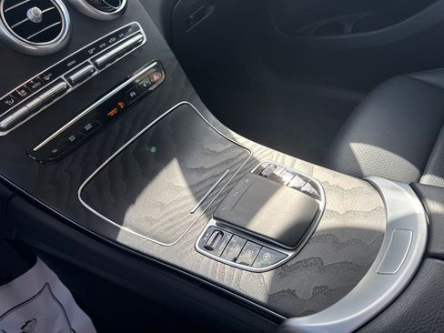 Used 2022 Mercedes-Benz GLC 300 image 21