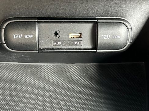 Used 2018 Kia Soul + FWD image 16