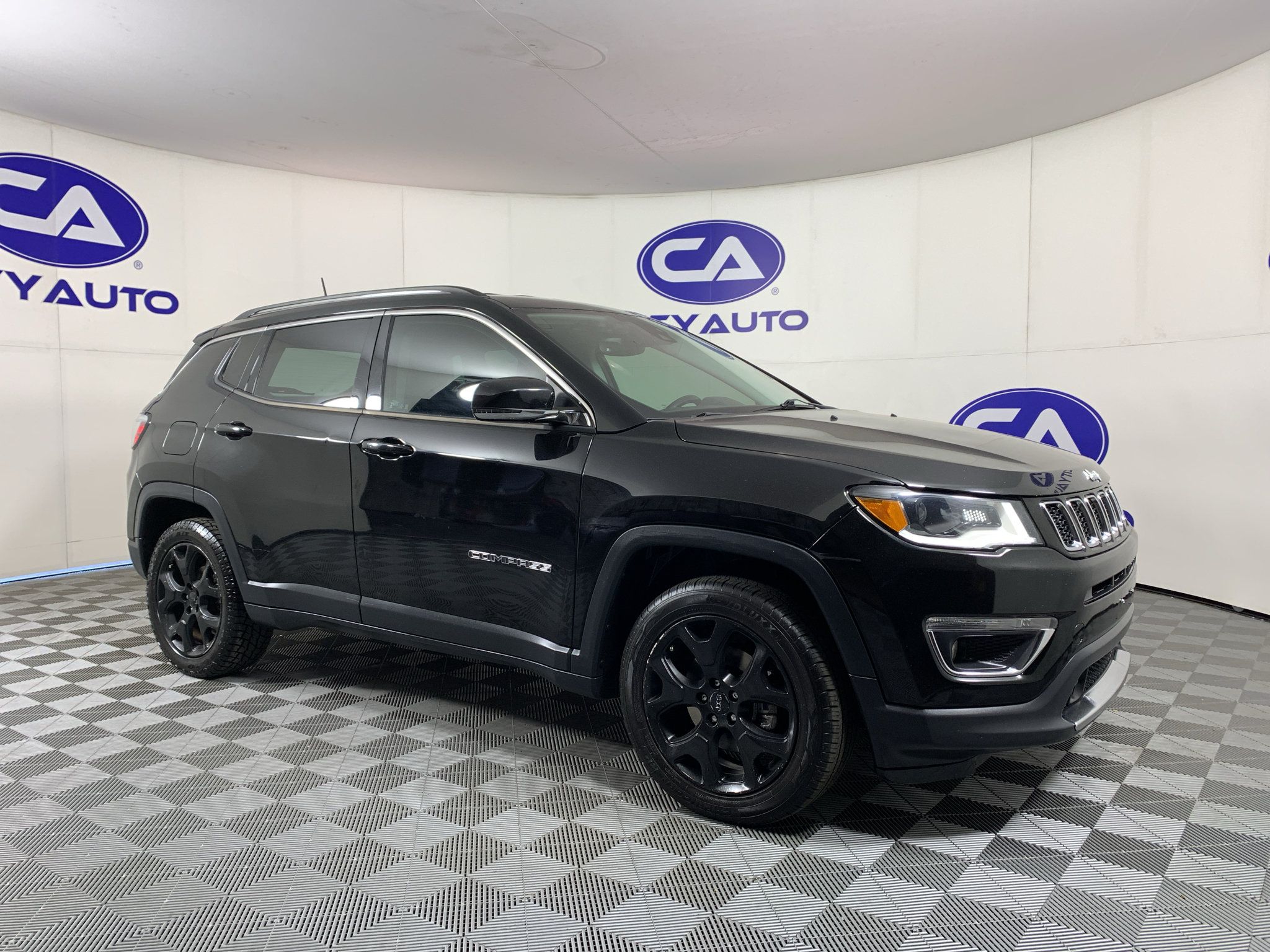 Used 2018 Jeep Compass Limited w/ Navigation Group AWD/4WD image 1