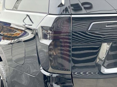 Used 2024 Chevrolet Suburban RST w/ Luxury Package AWD/4WD image 10