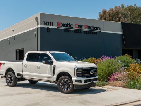 Used 2026 Ford F250 Platinum AWD/4WD image 1