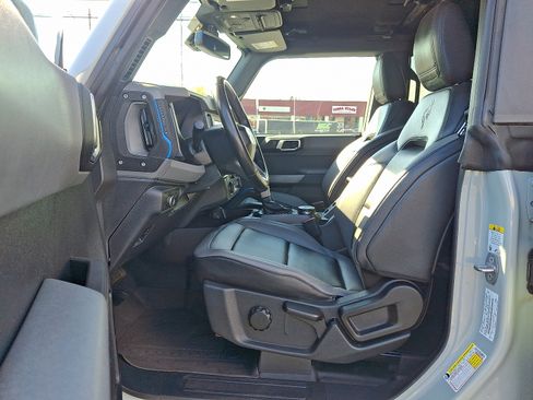 Used 2022 Ford Bronco Black Diamond image 13