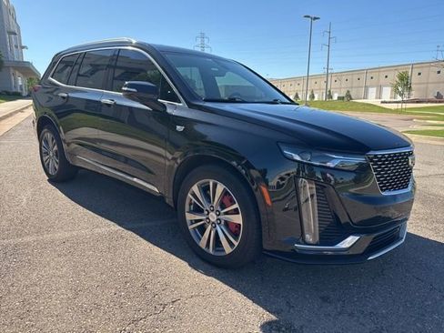 Used 2022 Cadillac XT6 Premium Luxury w/ Technology Package image 3