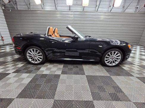 Used 2017 FIAT 124 Spider Lusso RWD image 9