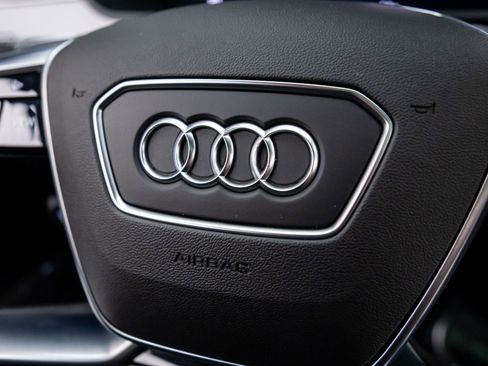 Used 2022 Audi e-tron Premium Plus w/ Premium Plus Package image 26