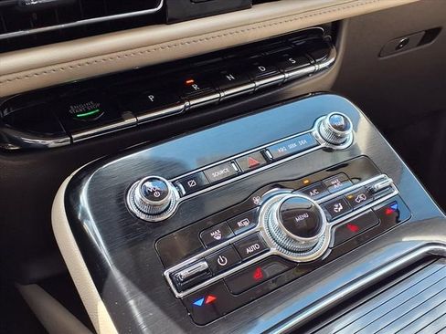 Certified 2022 Lincoln Nautilus FWD w/ Premium Package image 11