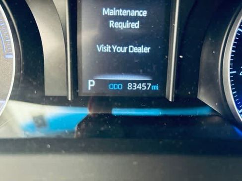 Used 2021 Toyota Venza LE AWD/4WD image 9