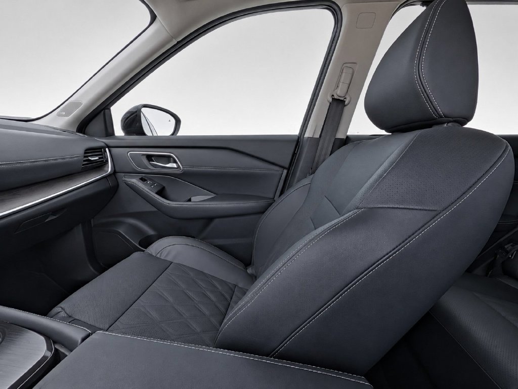 Certified 2024 Nissan Rogue Platinum w/ Platinum Premium Package FWD image 21