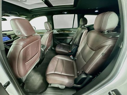 Used 2022 Cadillac XT6 Premium Luxury FWD image 25