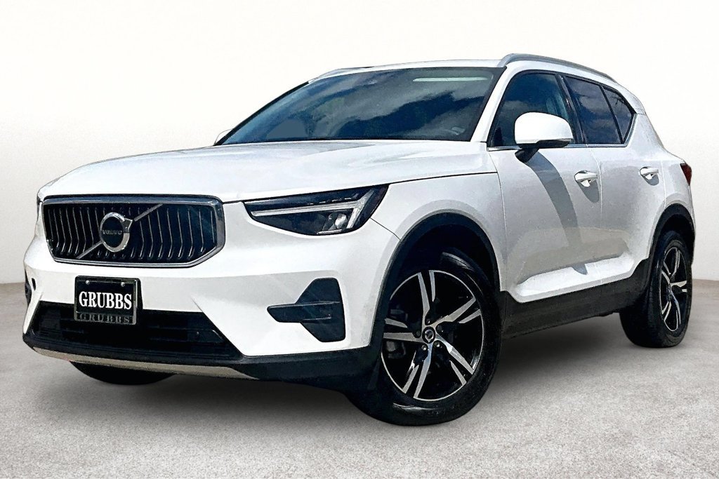 Used 2023 Volvo XC40 B5 Plus AWD/4WD image 15