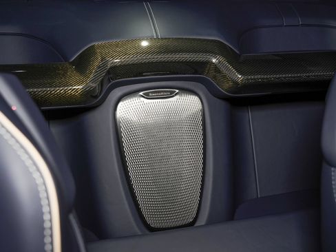 Used 2025 Aston Martin Vanquish RWD image 40