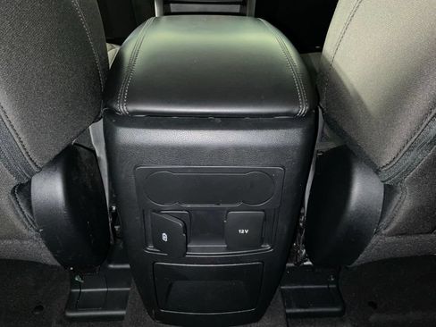 Used 2023 Ford Explorer XLT RWD image 18