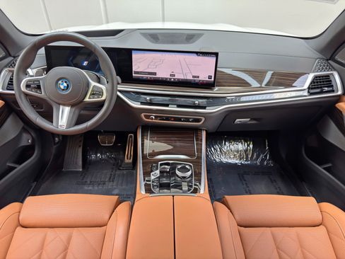 Used 2025 BMW X5 xDrive50e w/ Executive Package AWD/4WD image 13