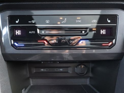 Certified 2024 Volkswagen Tiguan SE R-Line image 19