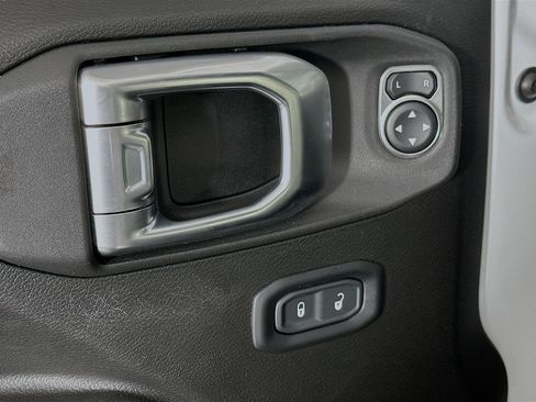 Used 2022 Jeep Wrangler Unlimited Sport AWD/4WD image 15