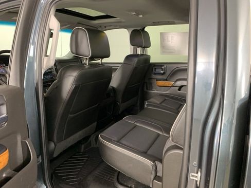 Used 2018 Chevrolet Silverado 1500 High Country image 32