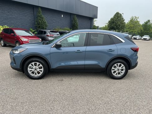 Used 2024 Ford Escape Active AWD/4WD image 4