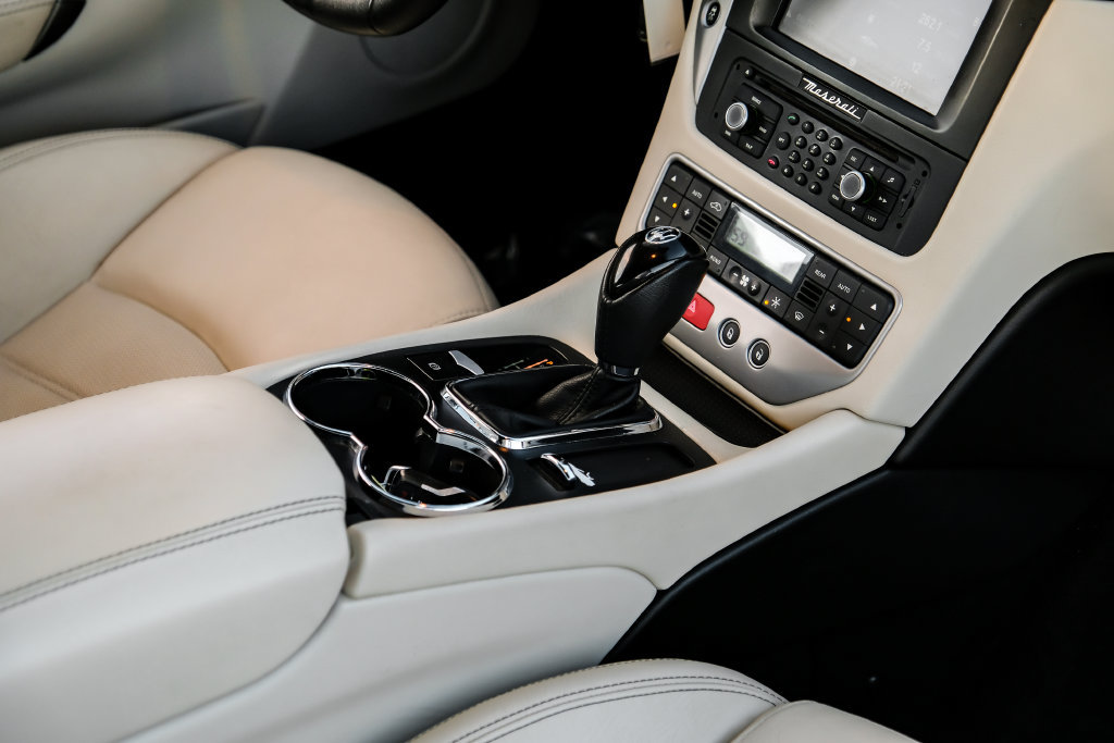 Used 2016 Maserati GranTurismo Sport RWD image 22