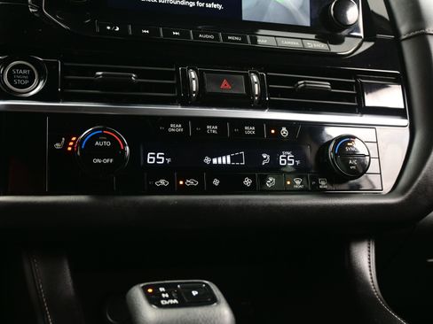 Used 2023 Nissan Pathfinder SL w/ SL Premium Package AWD/4WD image 22
