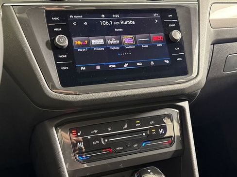 Used 2023 Volkswagen Tiguan SE image 31