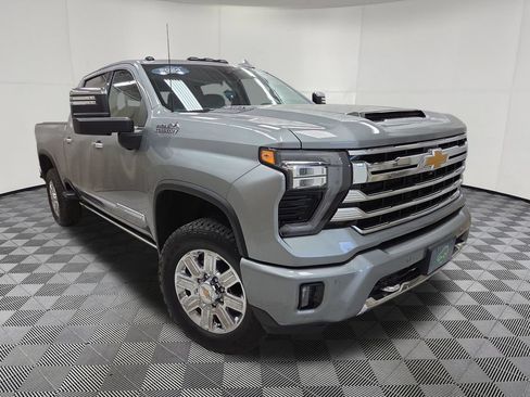 Certified 2024 Chevrolet Silverado 2500 High Country w/ Technology Package AWD/4WD image 3