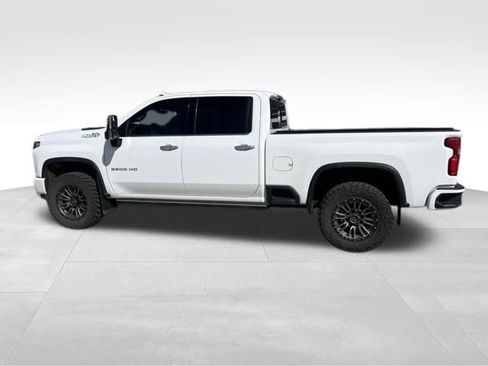 Used 2023 Chevrolet Silverado 2500 High Country image 3