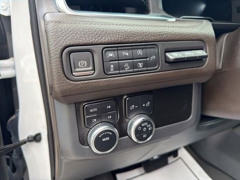 Used 2022 GMC Yukon Denali AWD/4WD image 24