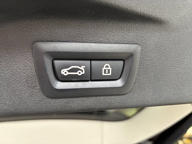 Used 2023 BMW X7 xDrive40i w/ Parking Assistance Package AWD/4WD image 21