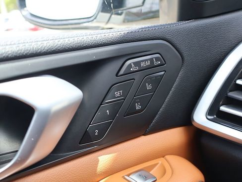 Used 2021 BMW X7 M50i AWD/4WD image 44